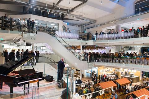 Oscar Farinetti addresses shoppers and staff at Eataly Smeraldo in Milan
